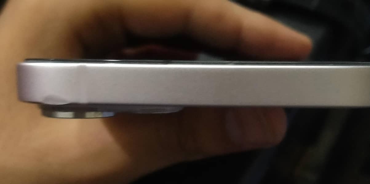 Apple iPhone 13 4