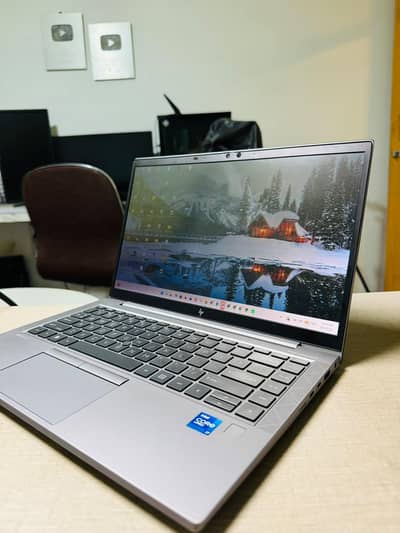 HP Zbook Firefly 14- G8