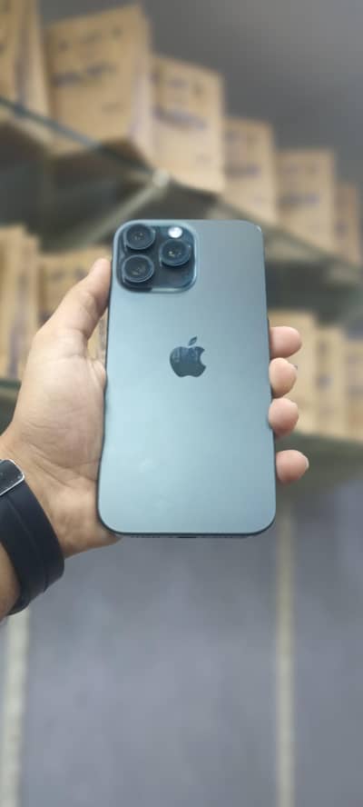 Apple iPhone 16 Pro Max
