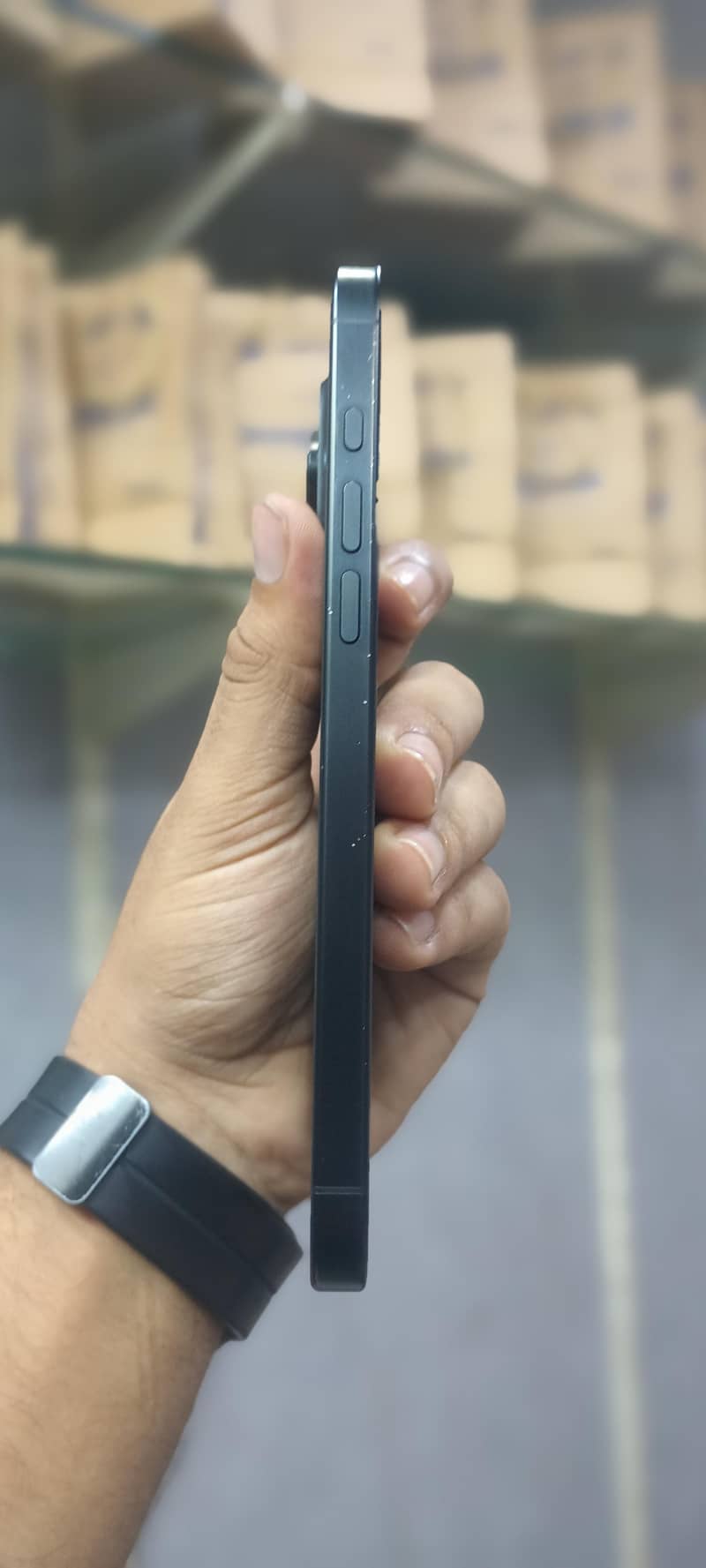 Apple iPhone 16 Pro Max 3