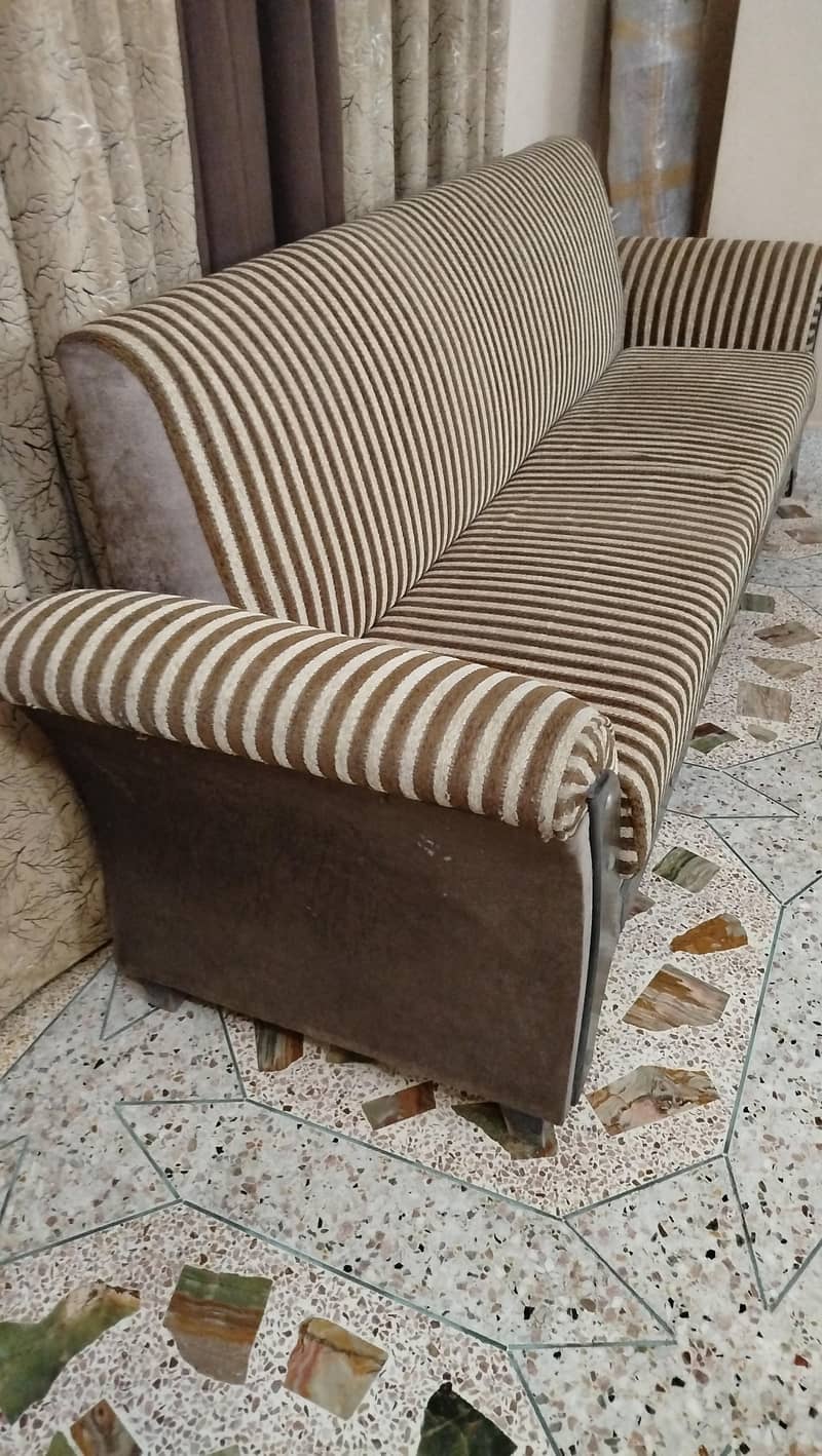 Single sofa seater 1