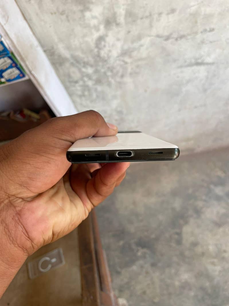 Google Pixel 6a 5