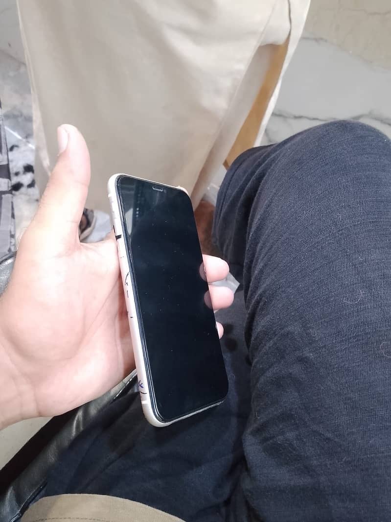 Apple iPhone 11 2