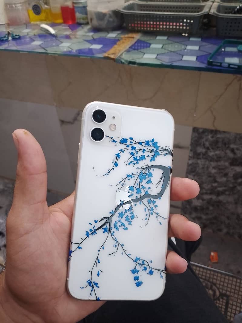 Apple iPhone 11 3