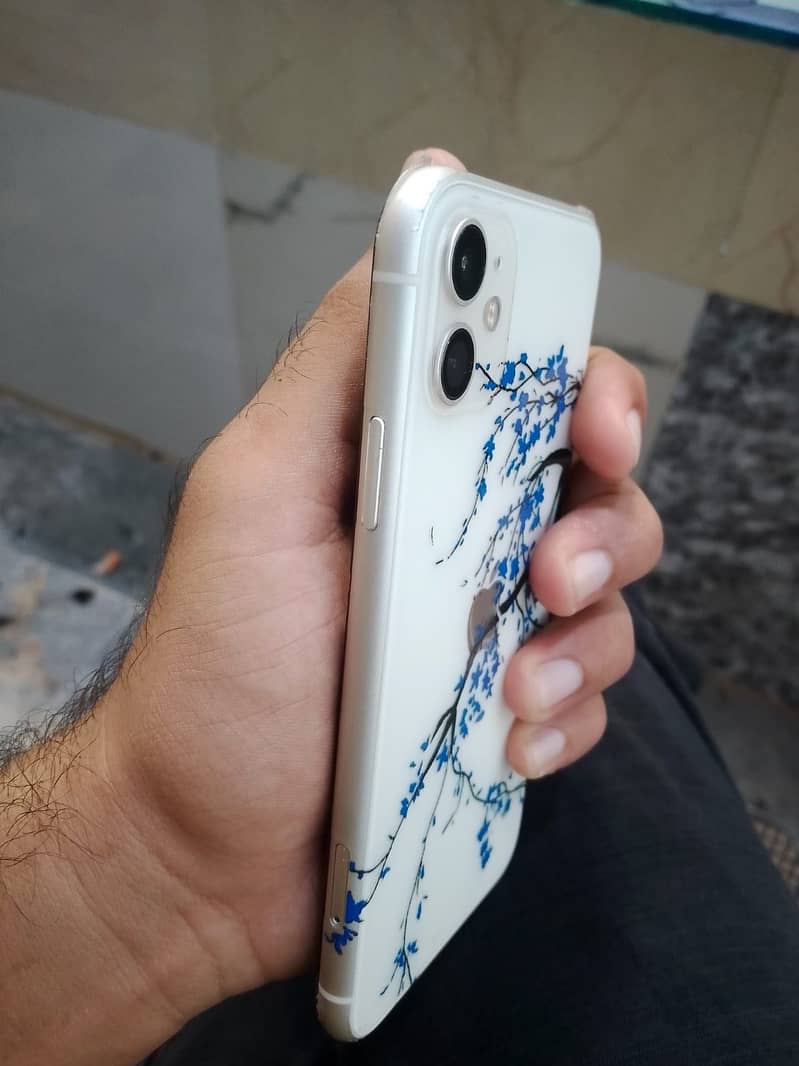 Apple iPhone 11 6