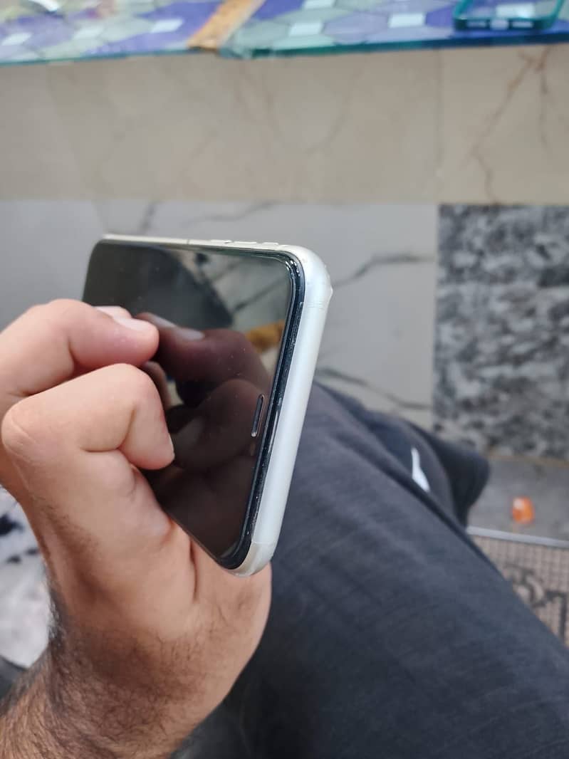 Apple iPhone 11 8