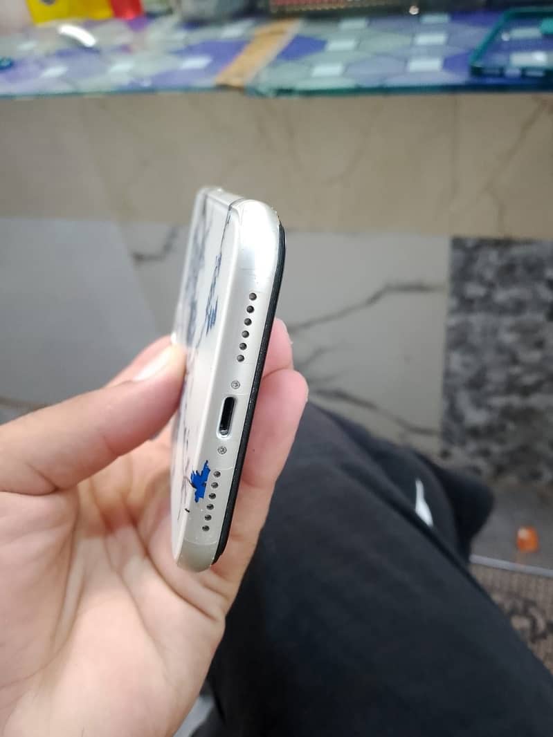 Apple iPhone 11 9