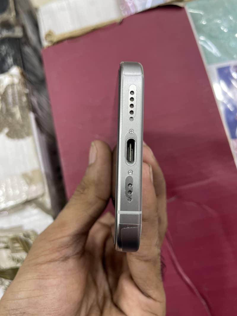 Apple iPhone 15 Pro 1