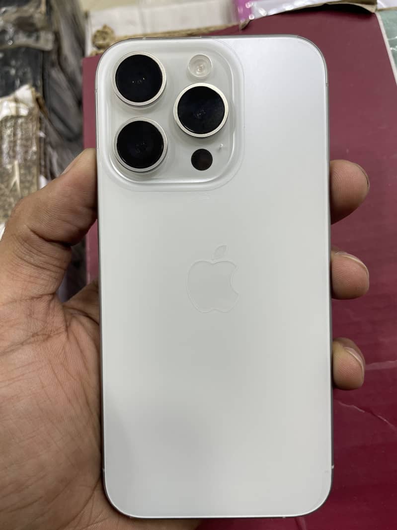 Apple iPhone 15 Pro 2