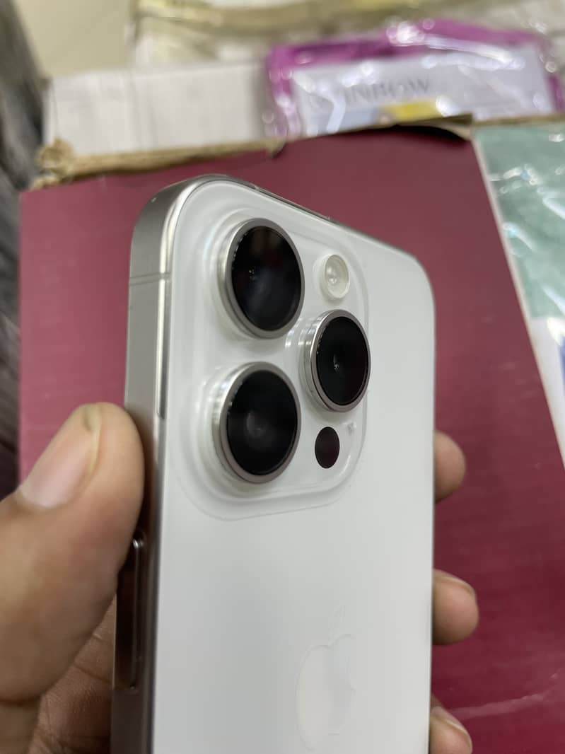 Apple iPhone 15 Pro 6