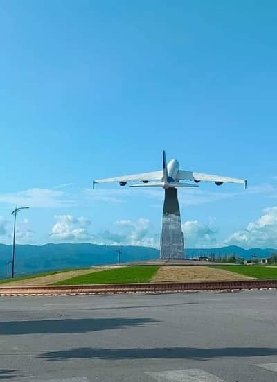 Bahria Enclave 10 frount open plot For sale Near to park
