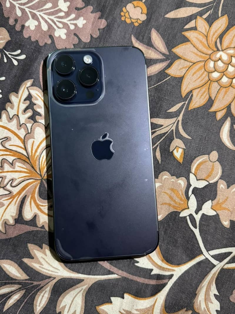 Apple iPhone 14 Pro Max 1