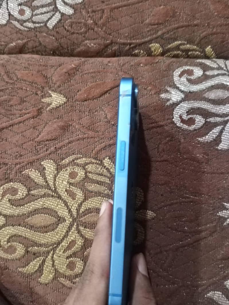 Apple iPhone 13 3