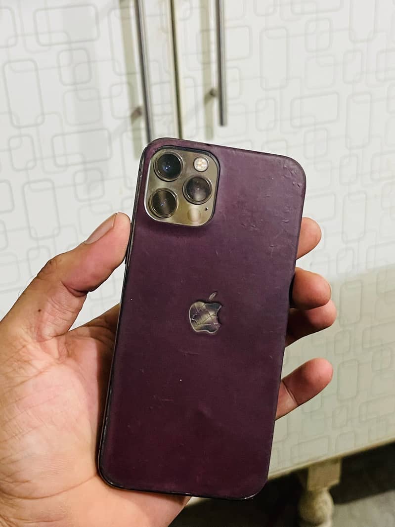 Apple iPhone 12 Pro 3
