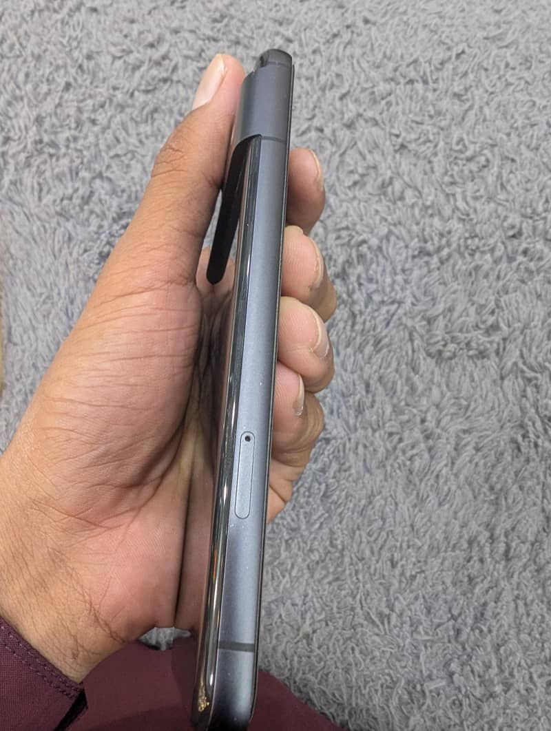 Google Pixel 8 4