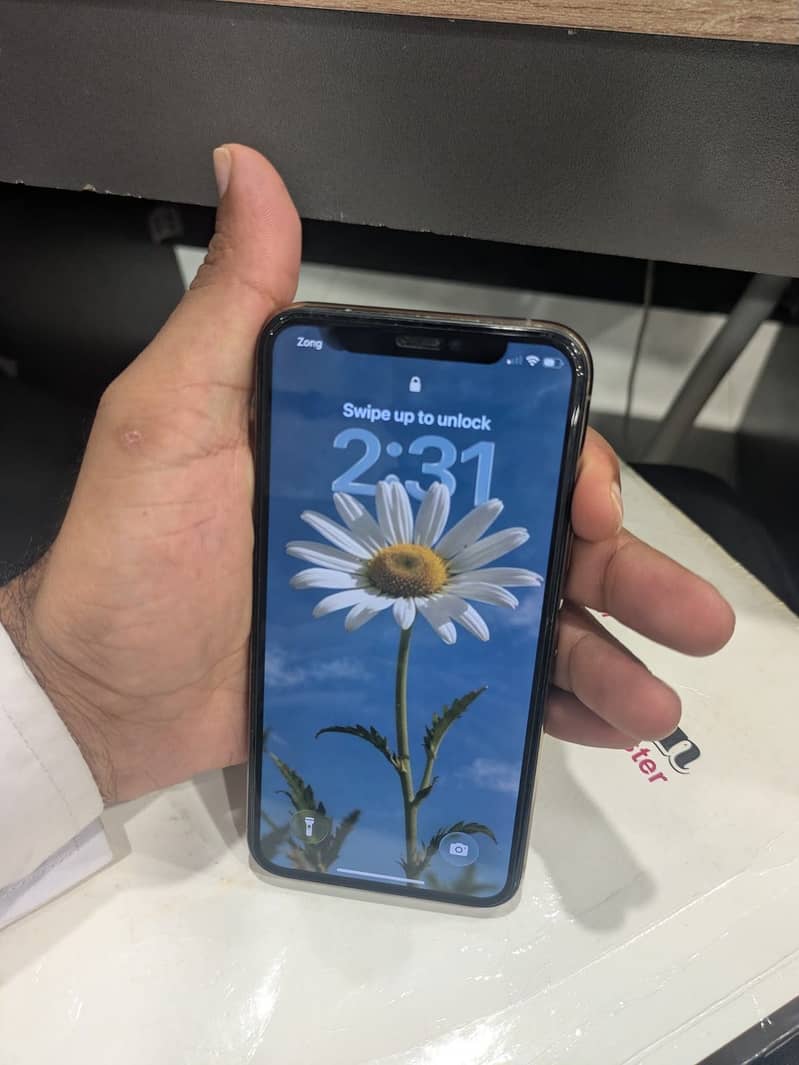 Apple iPhone 11 Pro 8