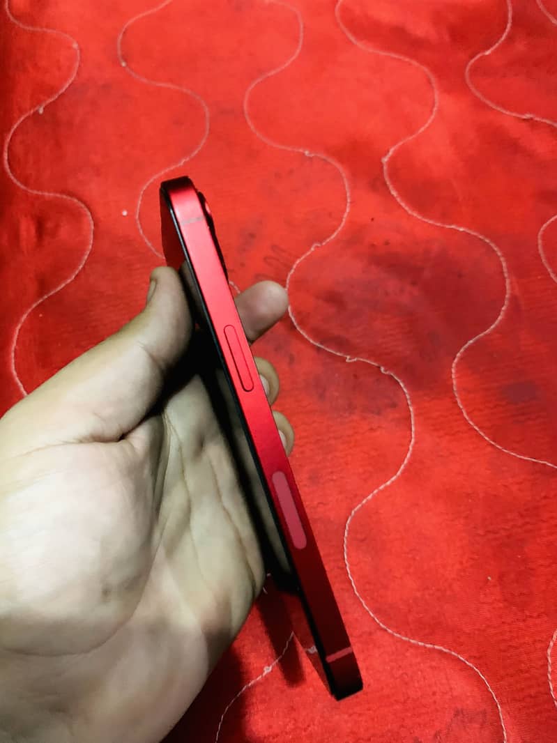 Apple iPhone 13 5