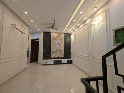 10 Marla Single Storey House for Sale in LDA Avenue 1 Block C Lahore | 2 Bed | Prime Location