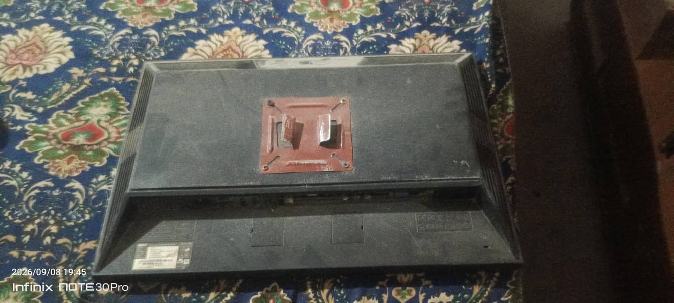24inc LCD 3