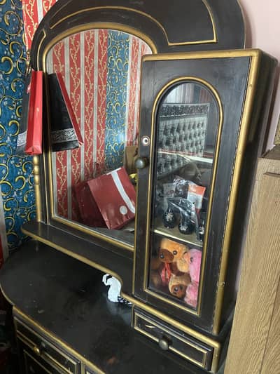 Dressing table