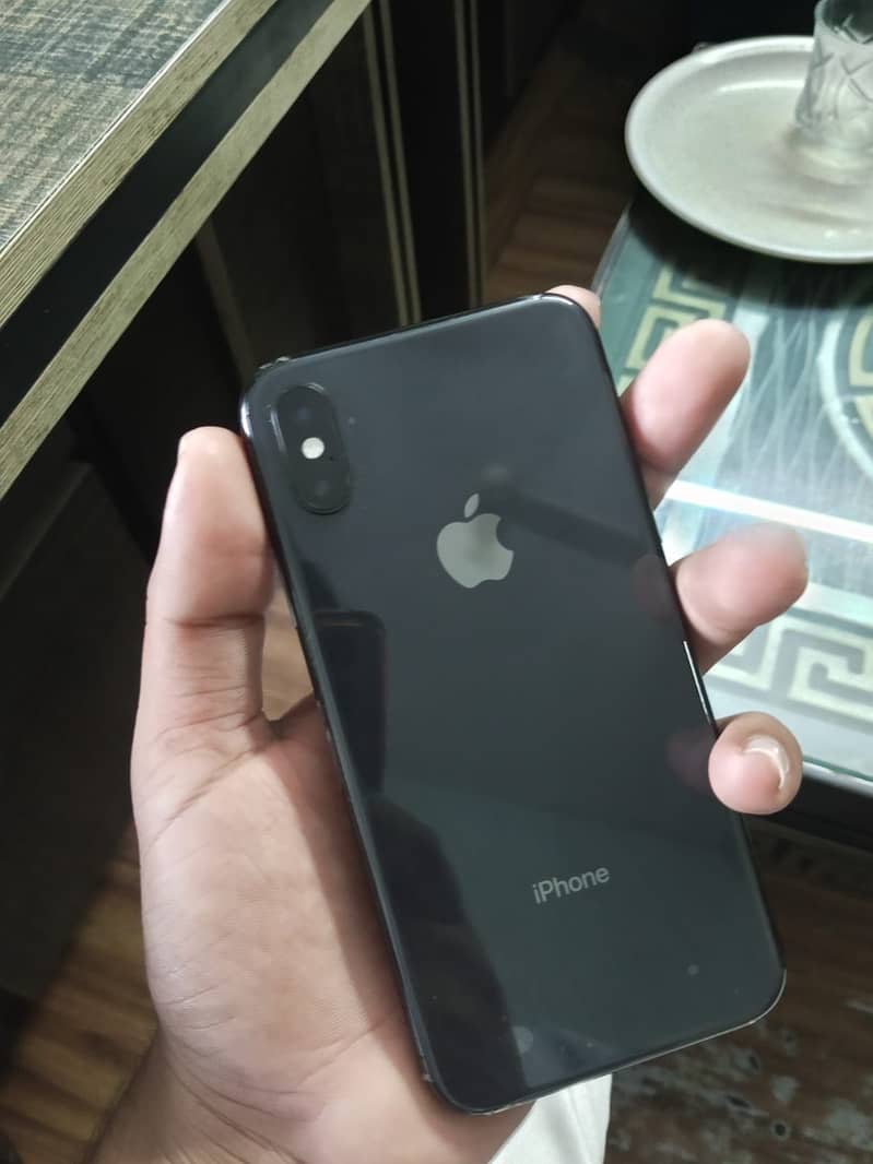 Apple iPhone XS 1