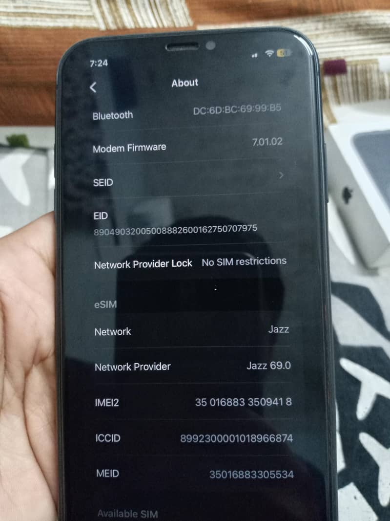 Apple iPhone 11 4