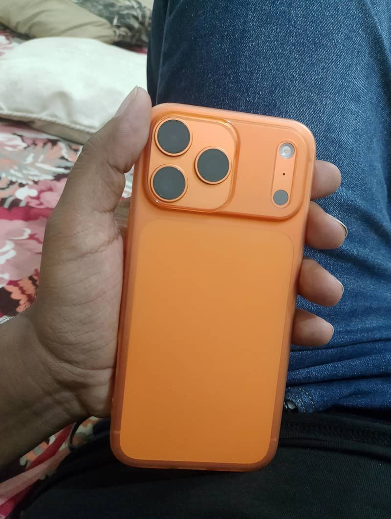 Apple iPhone 17 Pro Max 4