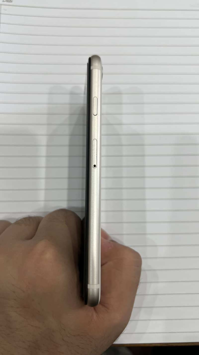 Apple iPhone SE 3 2