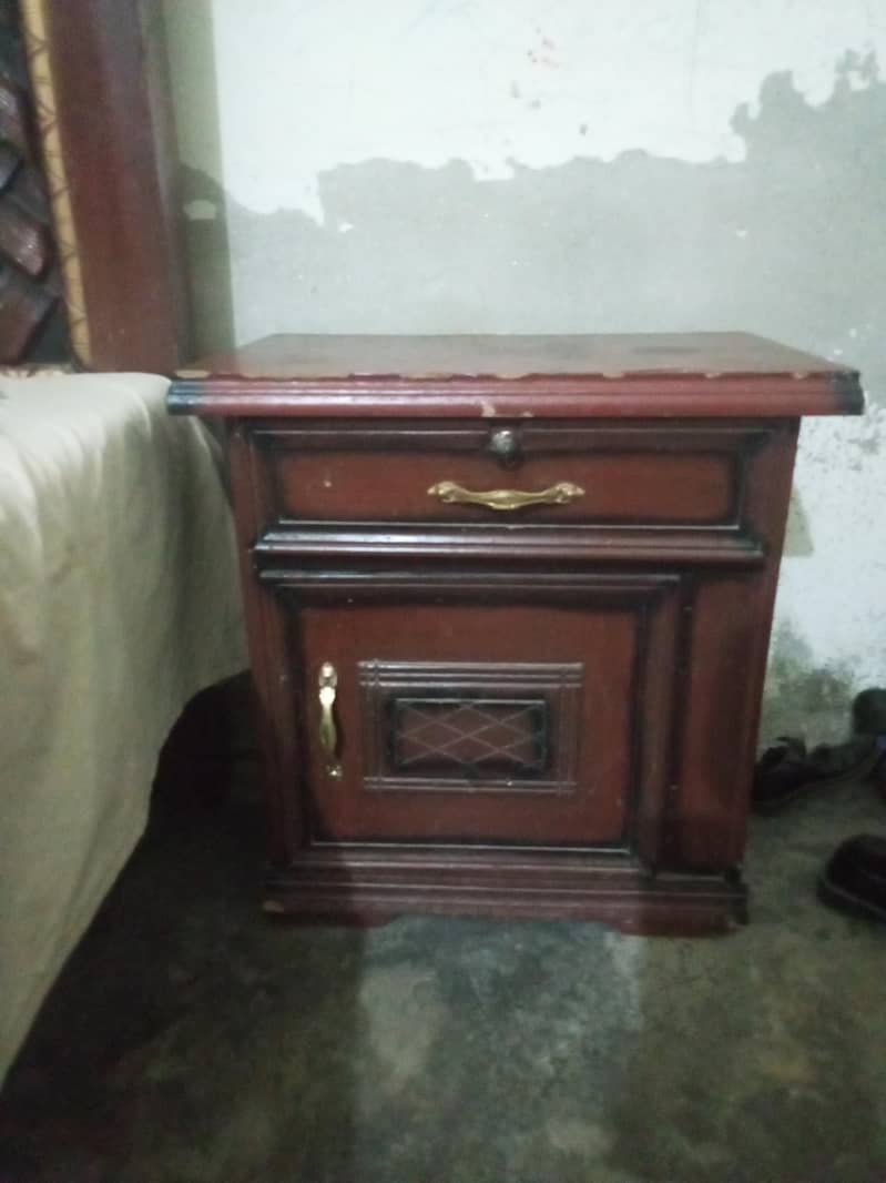 duble bed 2 side table 1