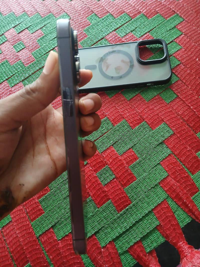 Apple iPhone 14 Pro Max 1
