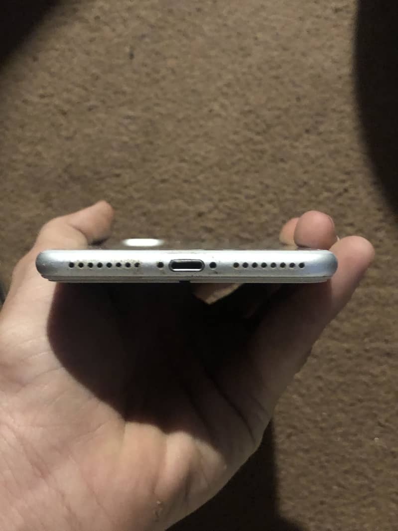 Apple iPhone 7 Plus 1