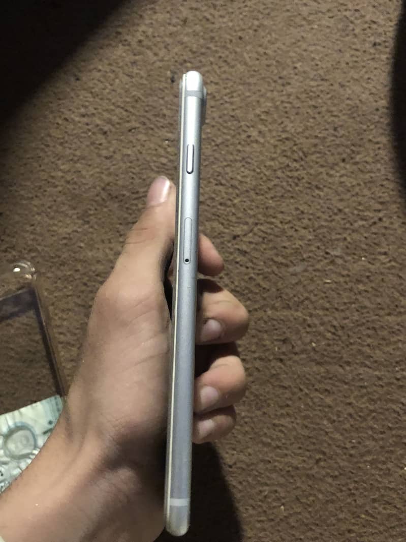 Apple iPhone 7 Plus 2