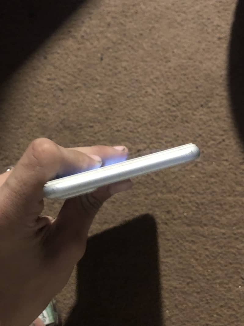 Apple iPhone 7 Plus 4