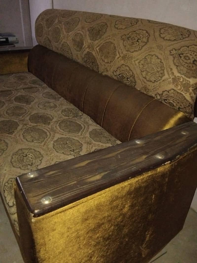 Used sofa 0