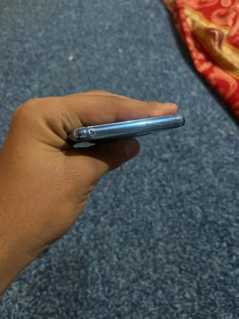 Samsung Mobile Note 8 4