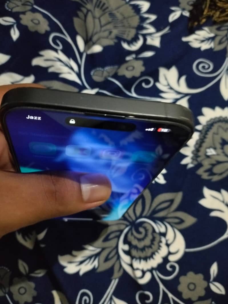Apple iPhone 15 Pro Max 1