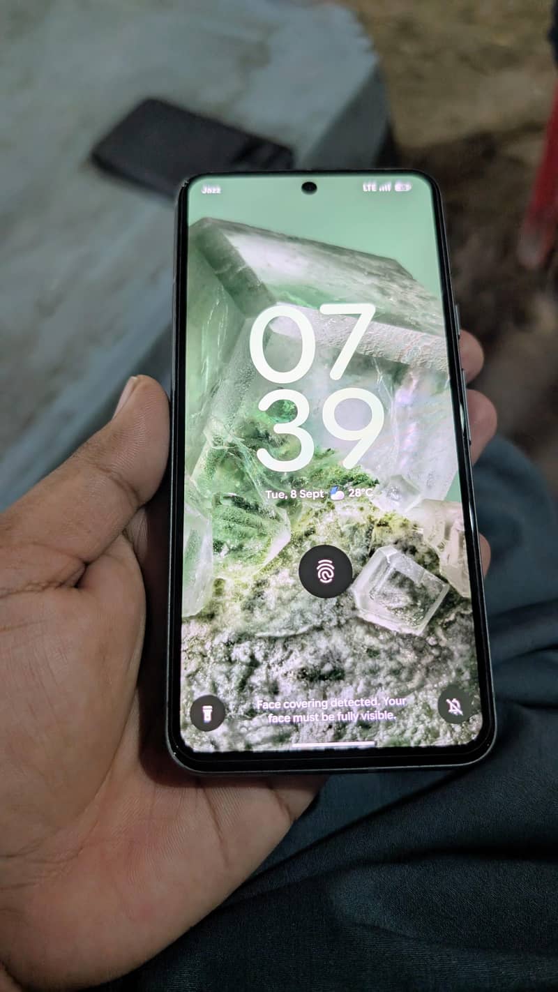 Google Pixel 8 5