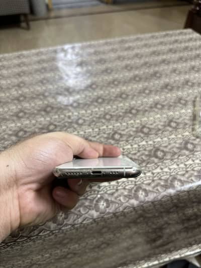 iPhone 11 Pro  256GB White | Non PTA| 9/10 |