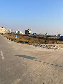 LOW BUDGET| EXCESS LAND PAID| 6.4 MARLA| PLOT READY FOR SALE