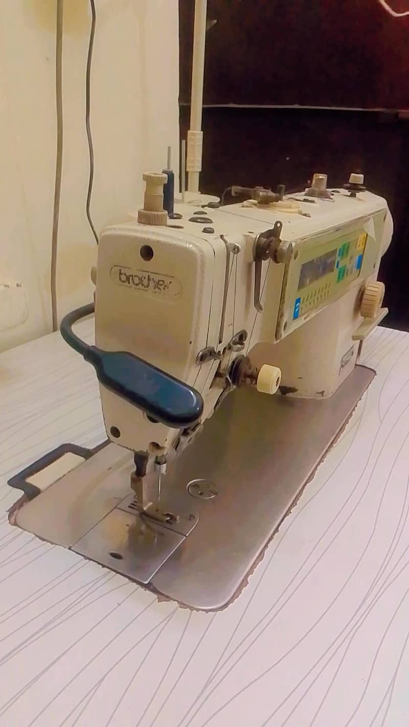 juki automatic sewing machine good condition 0