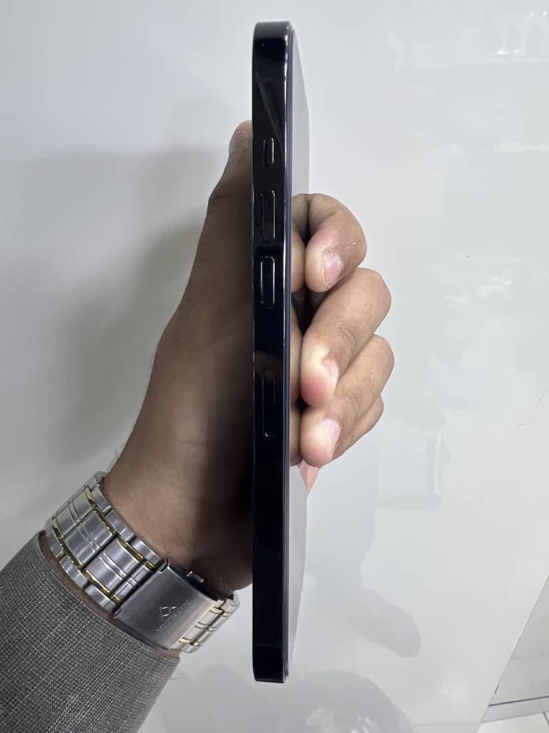 Apple iPhone 14 Pro Max 1