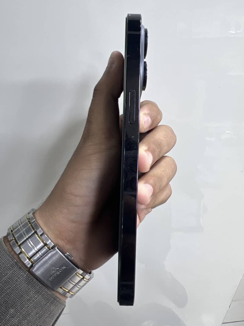 Apple iPhone 14 Pro Max 2
