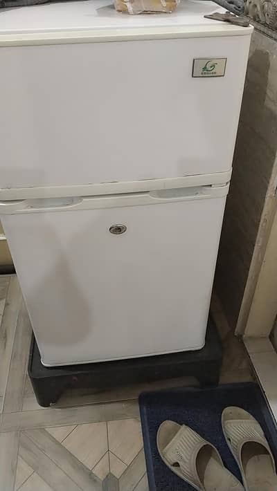 Mini fridge
