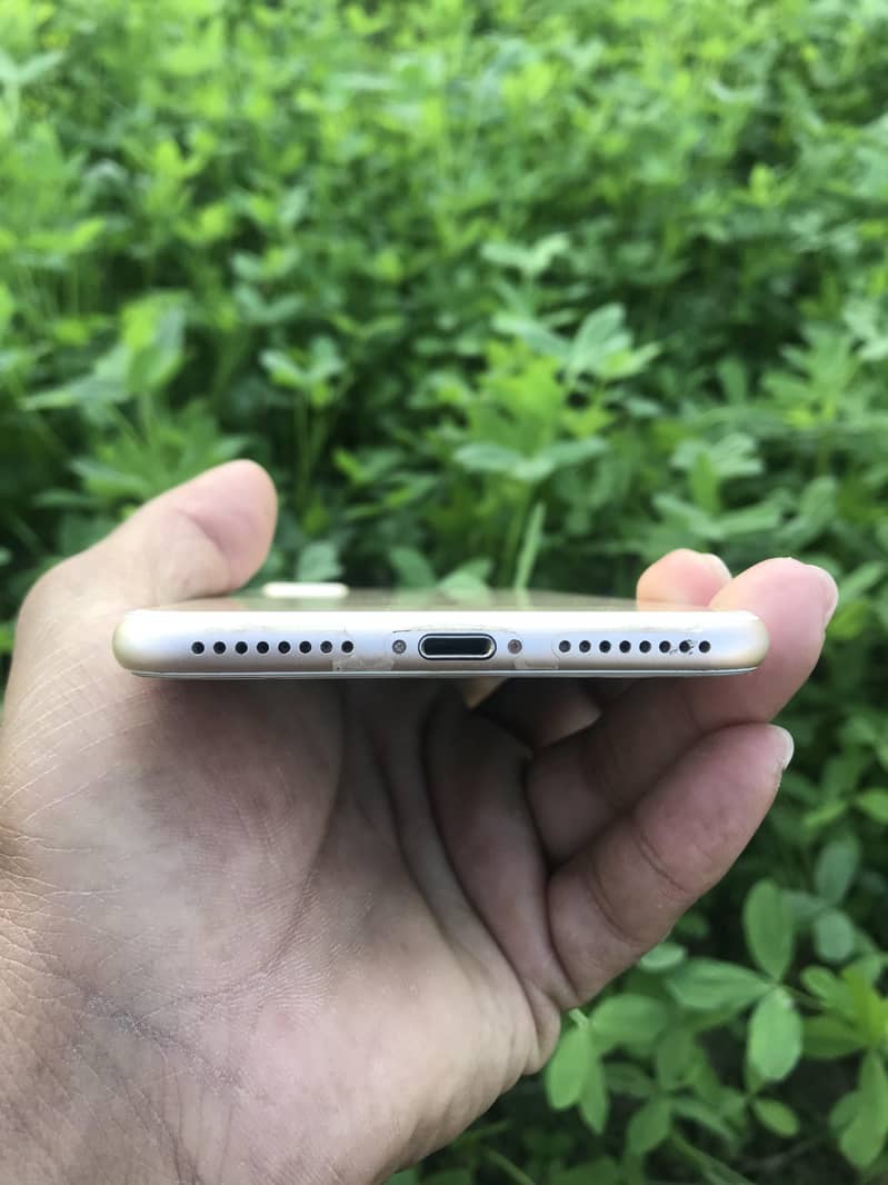 Apple iPhone 7 Plus 2