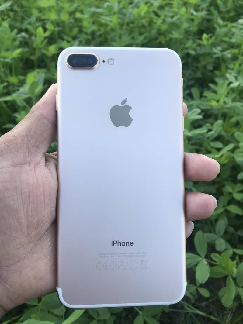 Apple iPhone 7 Plus 5