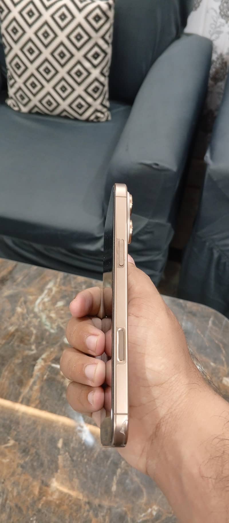Apple iPhone 16 Pro Max 3