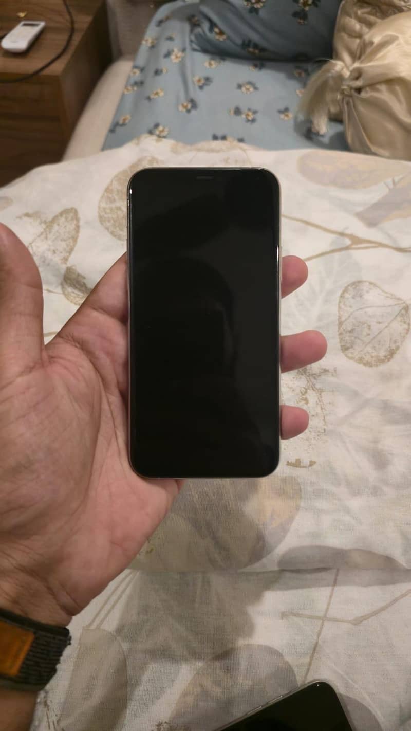Apple iPhone 11 Pro 1