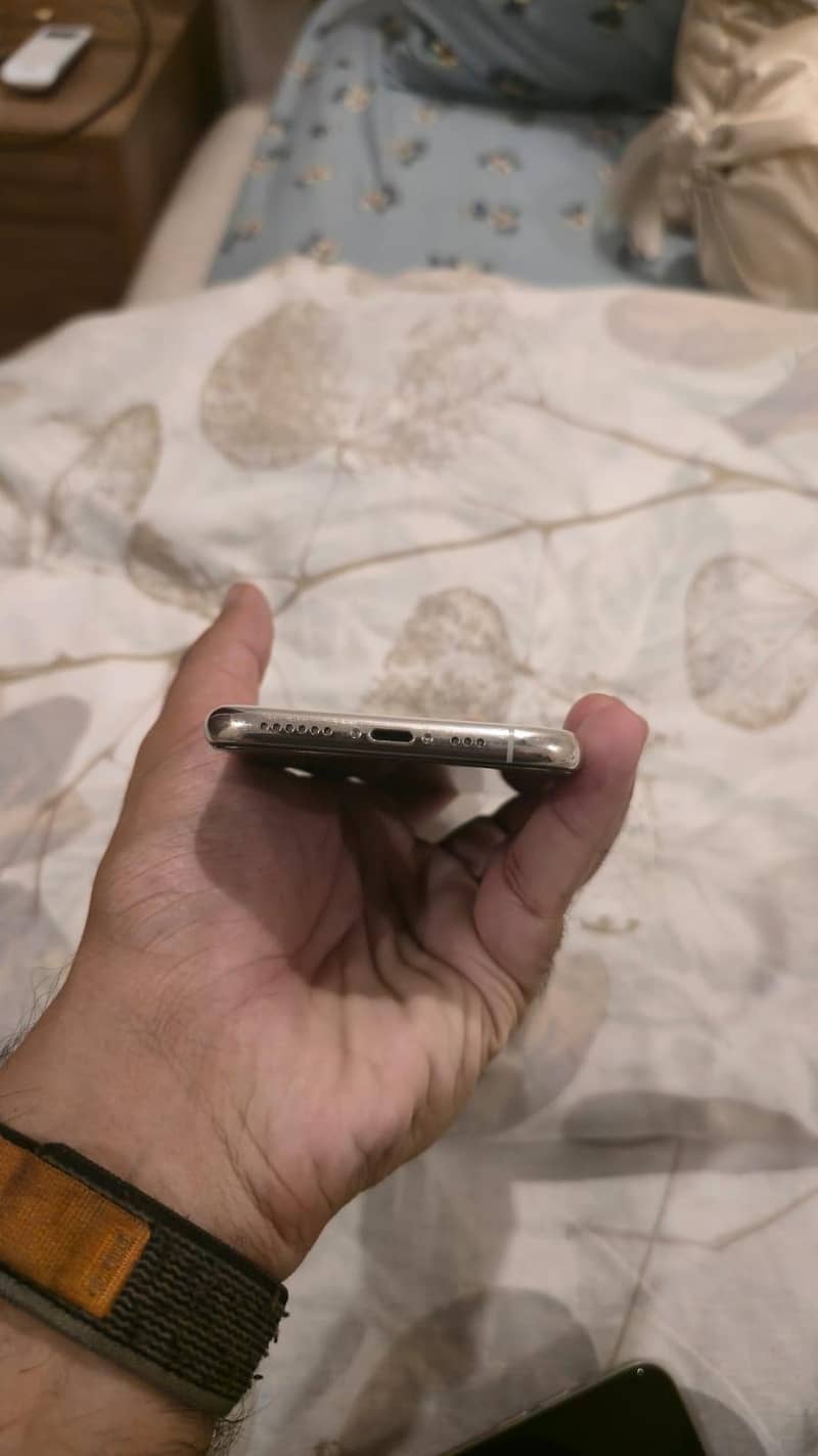 Apple iPhone 11 Pro 2