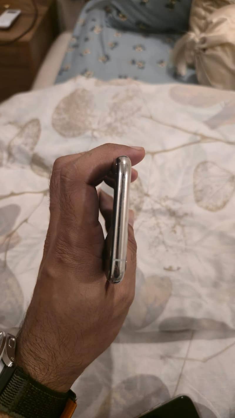 Apple iPhone 11 Pro 3