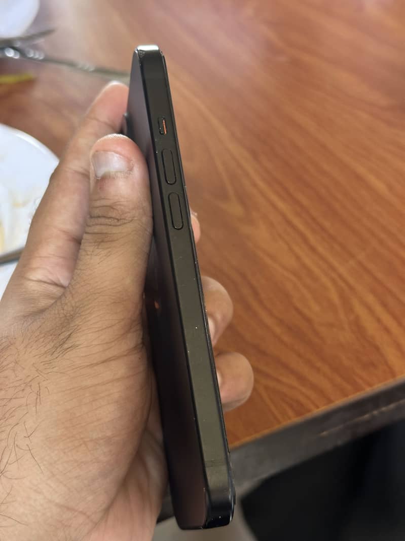 Apple iPhone 15 2